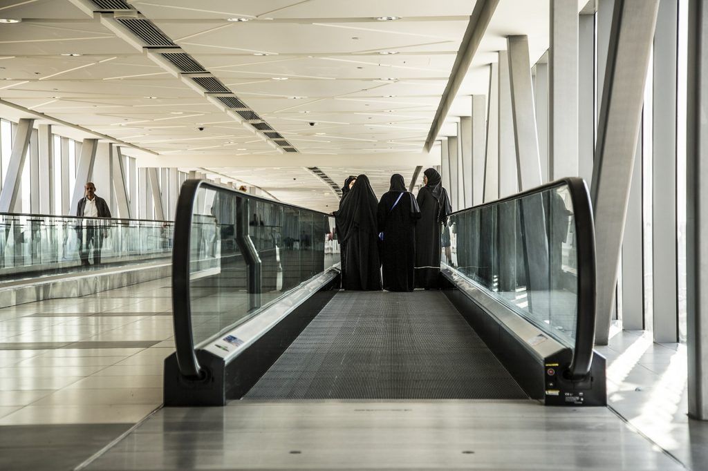 arab women in airport