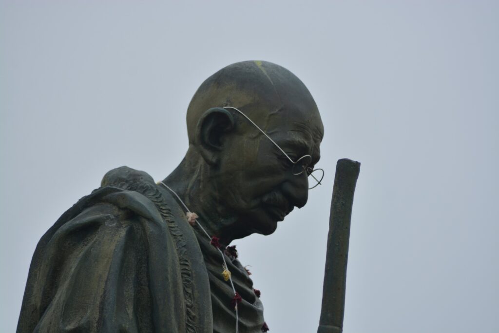 The Rainbow Nation - Gandhi-statue