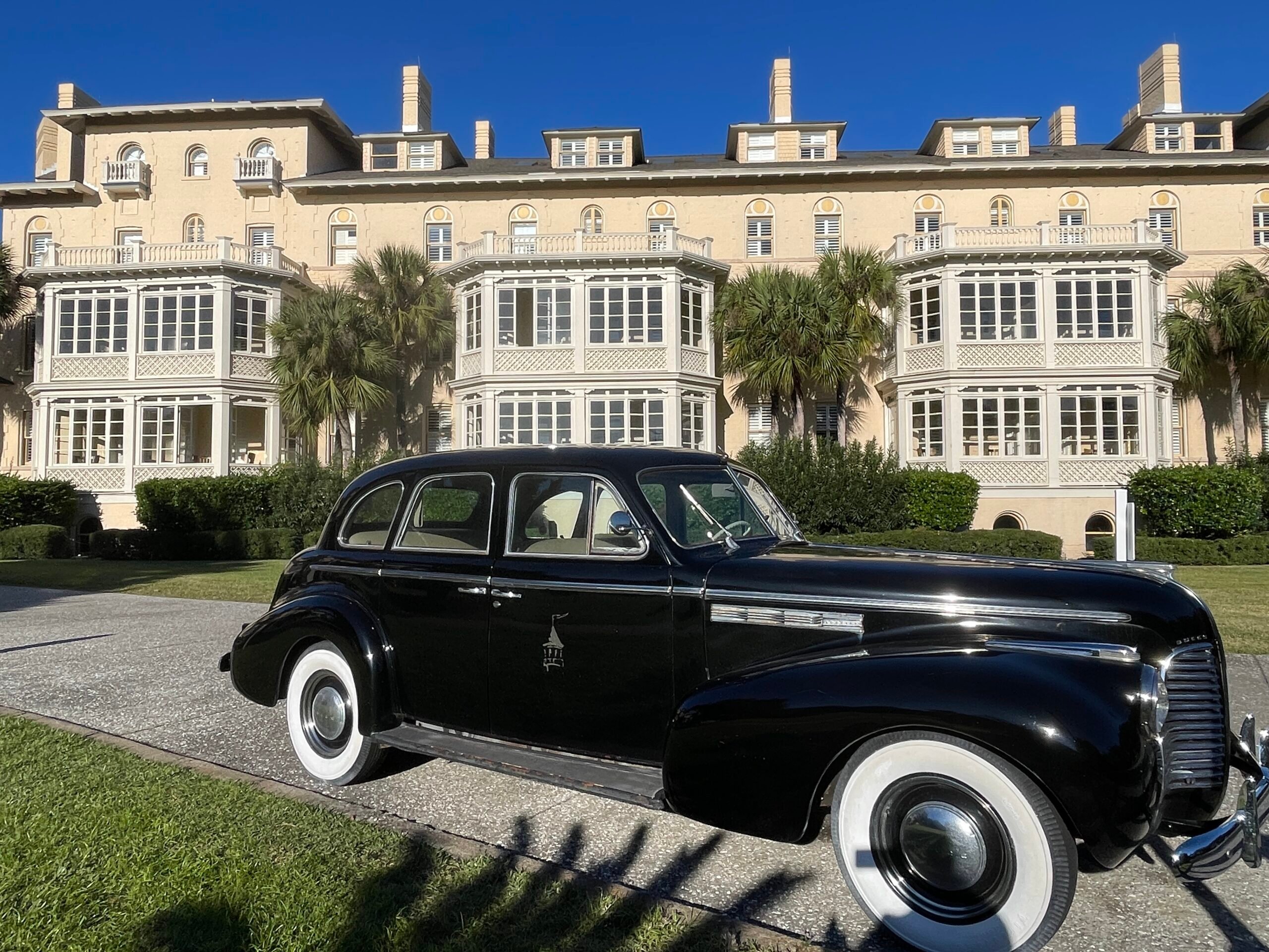 Jekyll Island Resort and antique car