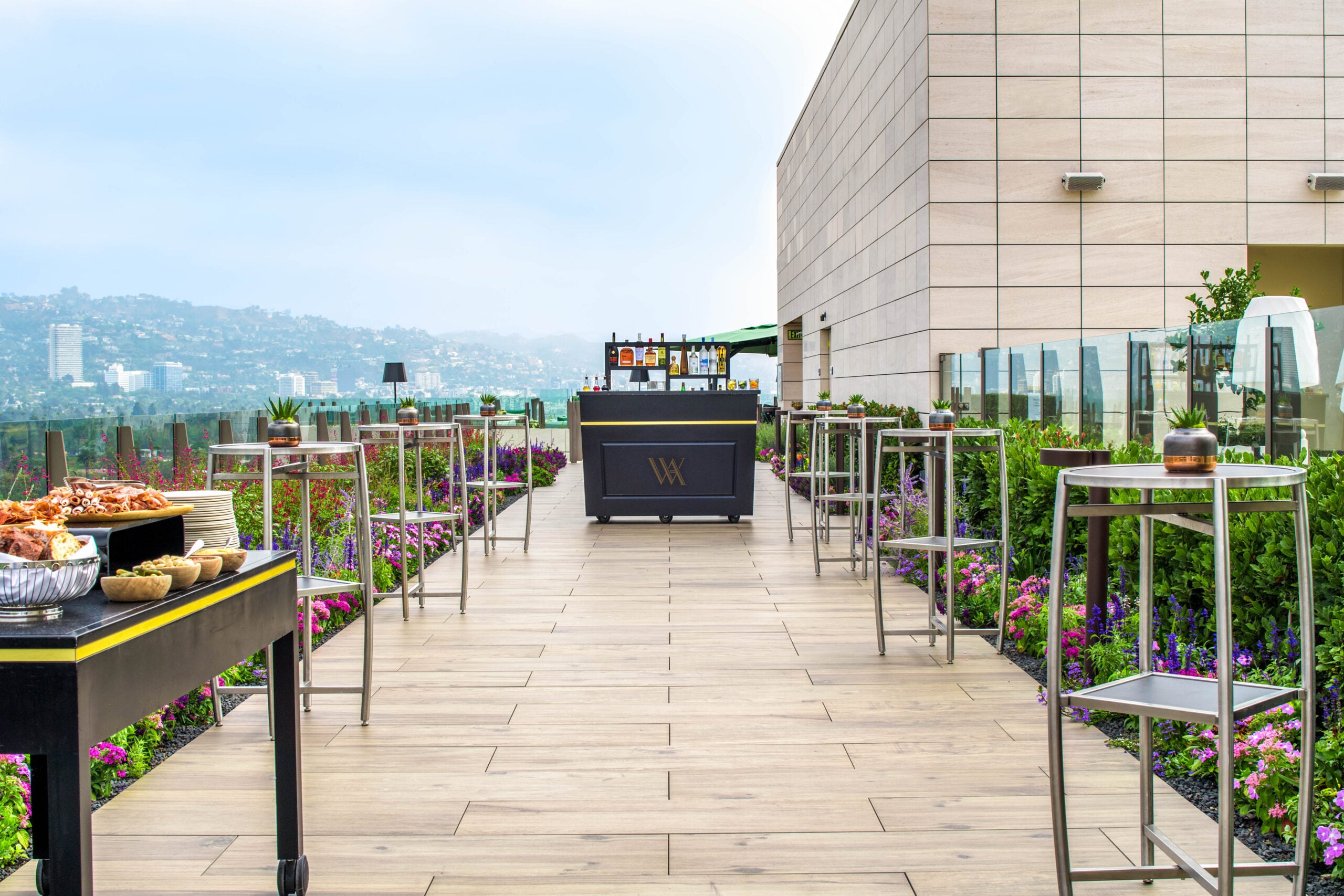 he Rooftop at Waldorf Astoria 